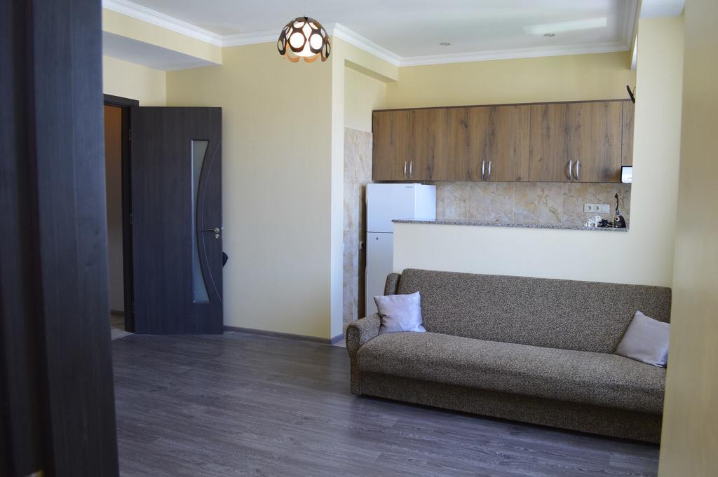 Apartment Near Park 36 Batumi Exterior photo